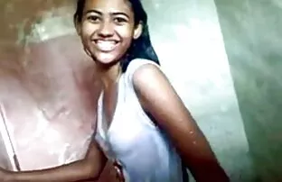 Loira Bonita, catia carvalho hd Bumblebee, despe-se e masturba-se com uma pila grande.