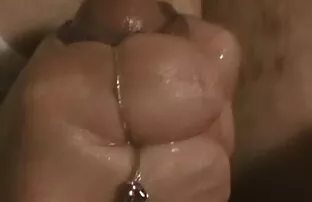 Morena com Mamas grandes usa vibrador para atingir o orgasmo filmes pornos brasileiros em hd