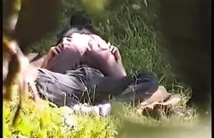 Encontrem o Tom filmes pornos gratis hd a espreitar para o armário e expludam-no!