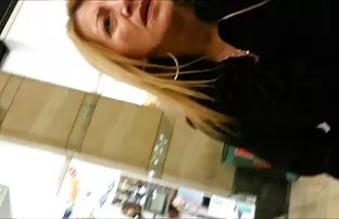 O bonitão adora quando a pila é chupada antes do sexo anal. swing porn hd