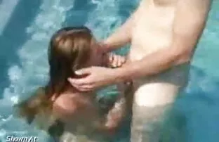 Adolescente em idade legal completamente porno s hd em frente à câmera em vídeo Amador