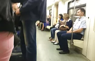 A rapariga suja xvídeos brasileiro em hd esguicha-se por toda a webcam.