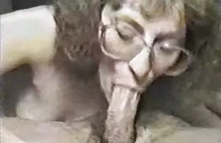Ela chupa-me profundamente, eu porno hd oleo venho-me muito rápido