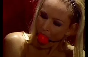 Uma Milf russa com o rabo grande fodido hd new porno em vídeo e facial.