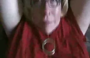 O cabrão barbudo fode-te o cu a Esguichar com pornô caseiro hd mamas de leite