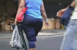 Uma meia-irmã inocente, acidentalmente, fica ferida. brasileirinhas uol hd