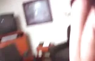 A pila da MILF do Wet dream rebenta-lhe a latex hd porn rata toda.