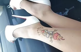 A latina sensual adora tocar-se em frente à os melhores vídeos pornô em hd Câmara.